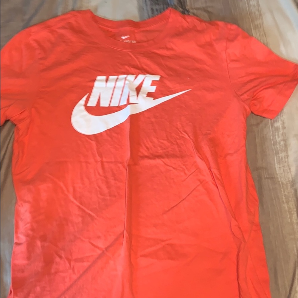 Nike T